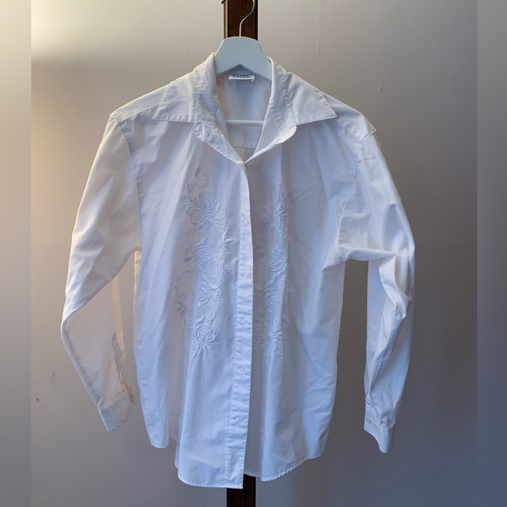 TABI | White Embroidered Button Down Shirt